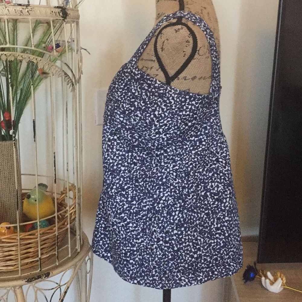 Monroe & Main button down top 💙🖤💙 - Picture 3 of 8